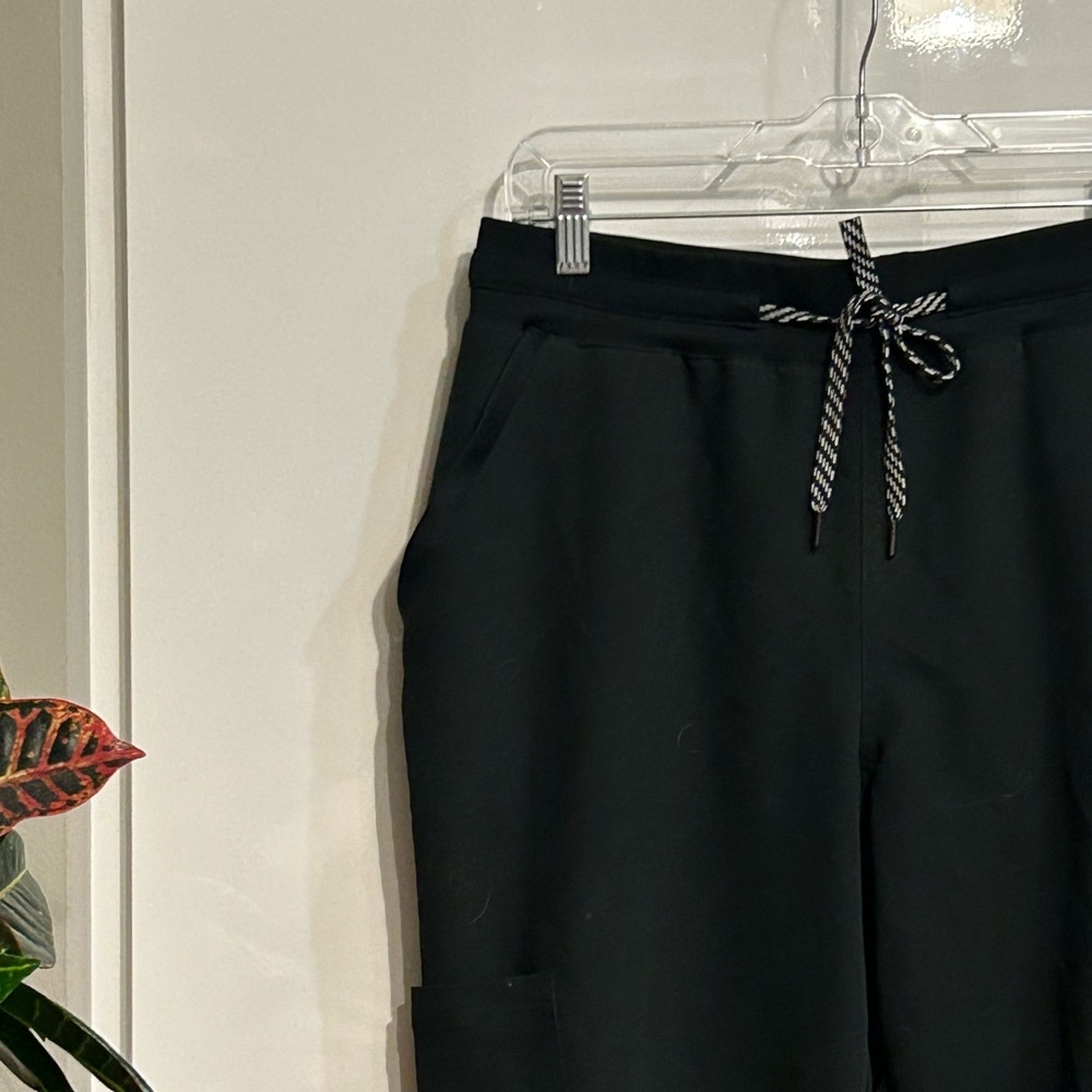 Scrub bottoms jogger style